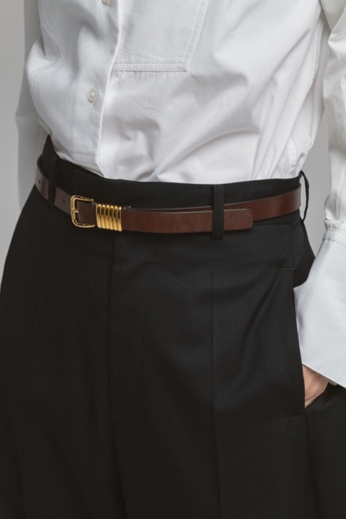 SLIM LEATHER BELT [BROWN] styling
